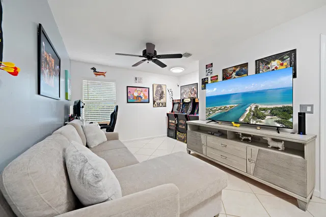  Residence photo 11
