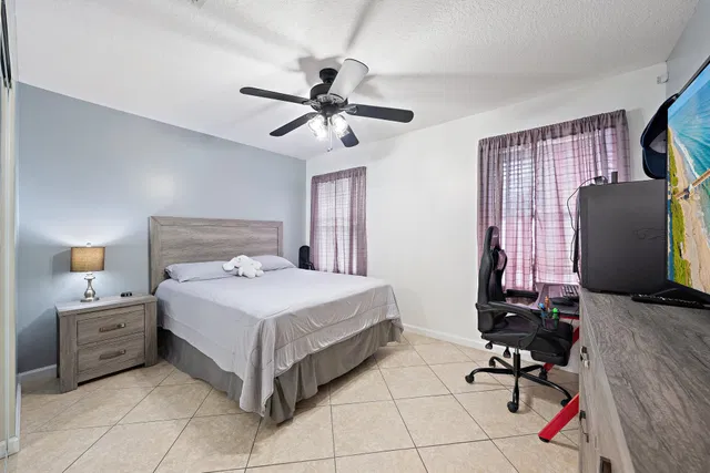  Residence photo 17