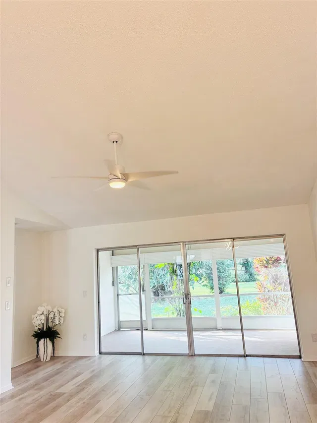 Residence photo 8