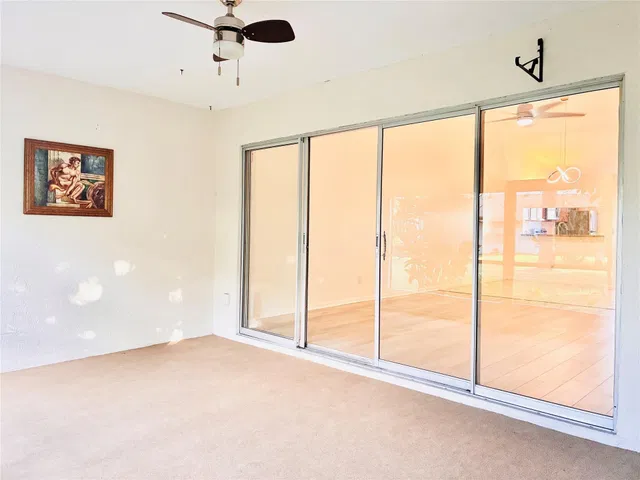 Residence photo 18