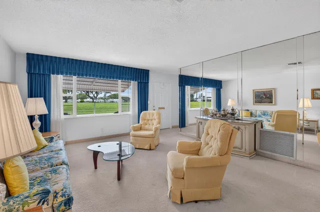  Residence photo 7