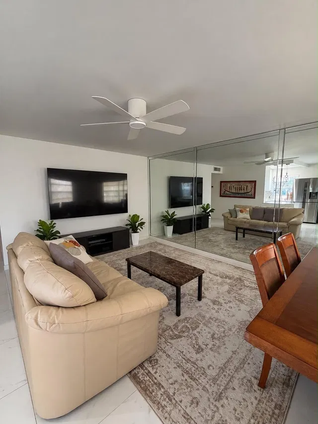 Residence photo 3