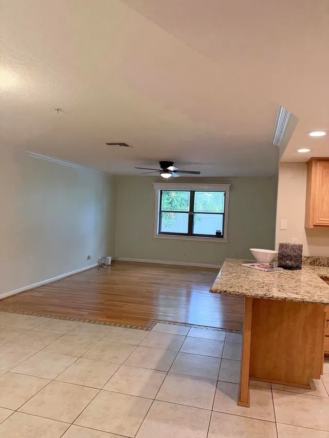 Residence photo 2