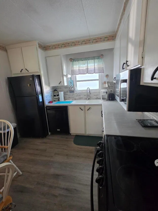 Unit 82 photo 6