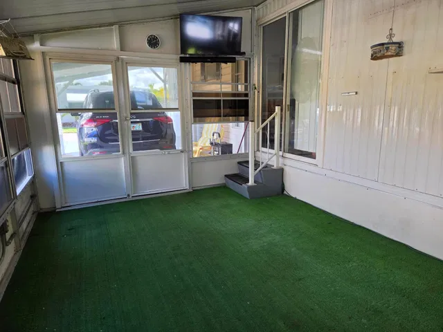Unit 82 photo 11