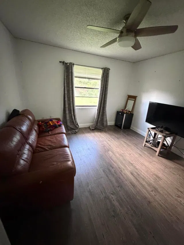  Residence photo 6