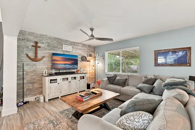  Residence photo 19