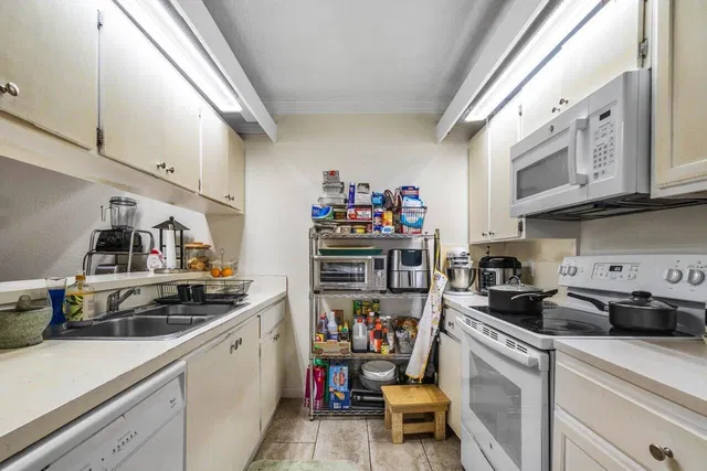 Residence photo 12