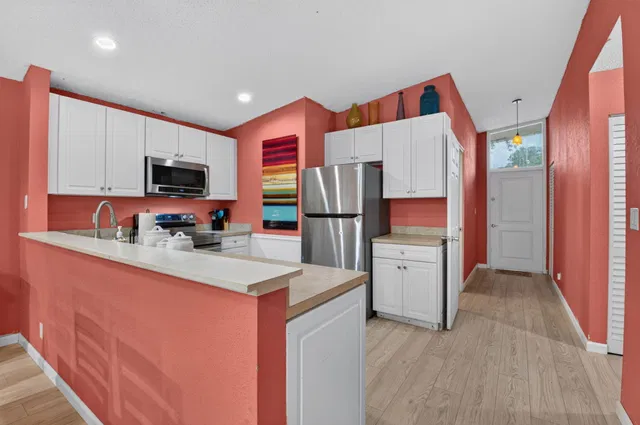 Residence photo 8
