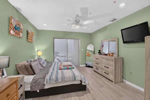 Residence photo 18
