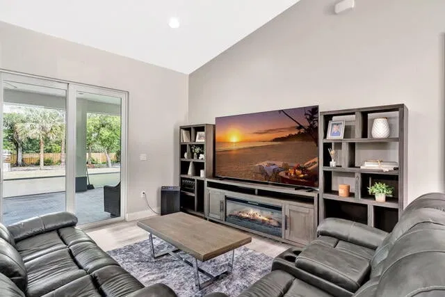 Residence photo 5