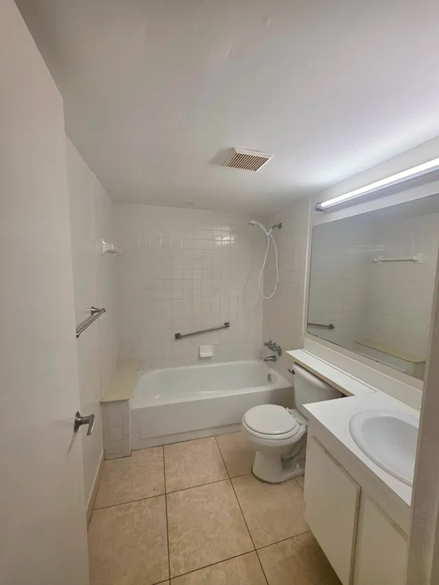 Unit F3 photo 8