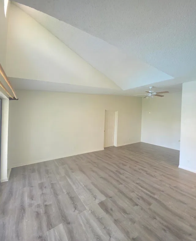 Unit F3 photo 10