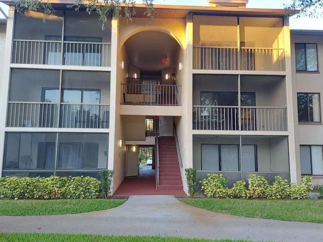 Unit F3 photo 17
