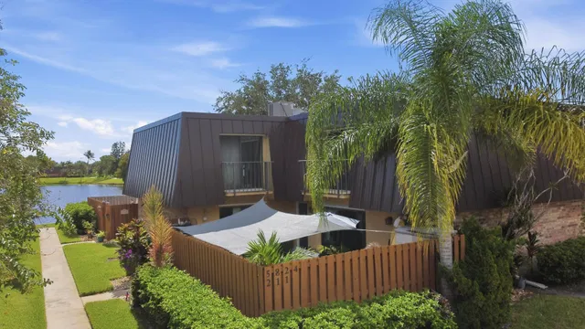 Residence photo 3