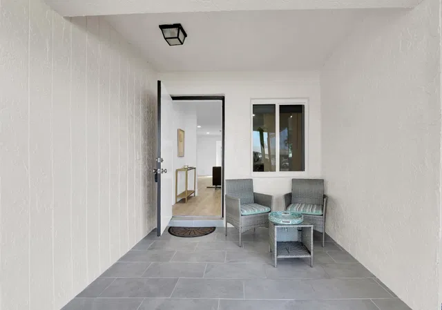 Residence photo 2