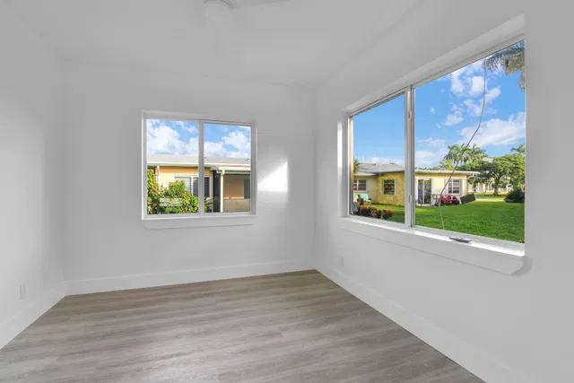 Residence photo 17