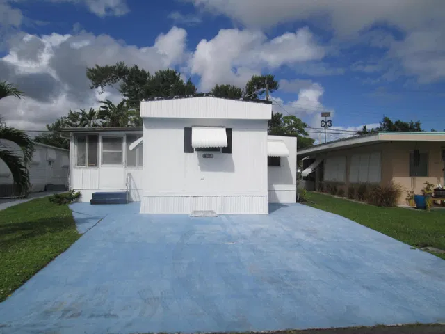 Residence photo 2