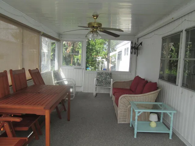 Residence photo 17