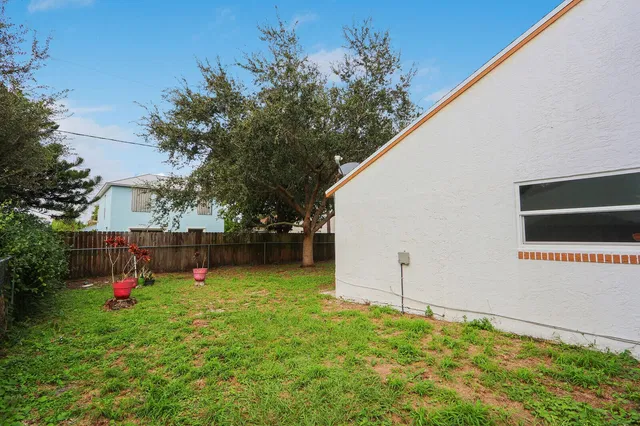 Residence photo 9