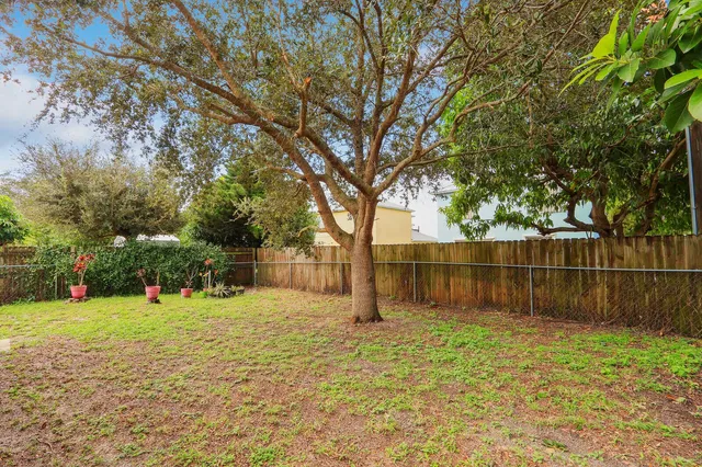 Residence photo 11