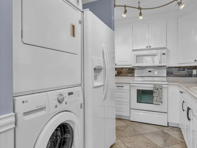Unit 103 photo 12