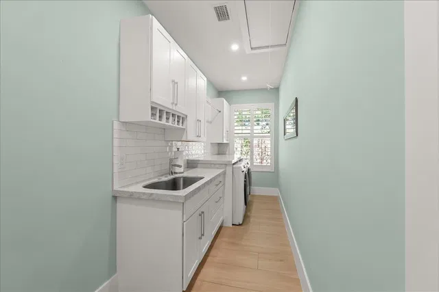 Residence photo 16
