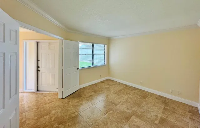 Residence photo 6