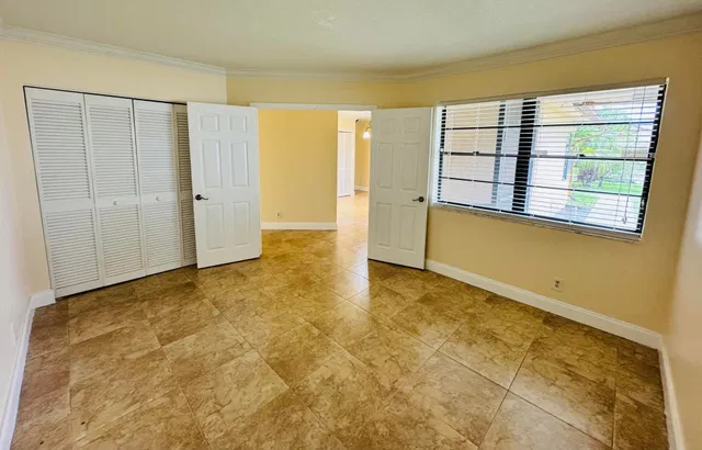  Residence photo 8