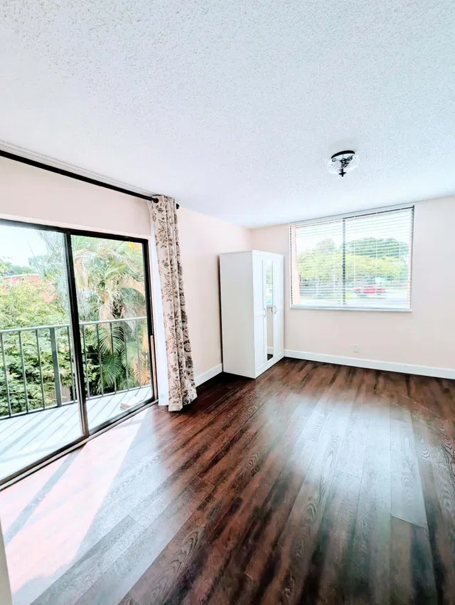  Unit C photo 7