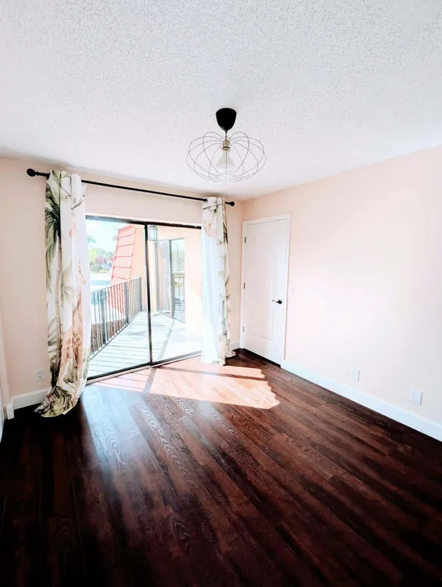  Unit C photo 9