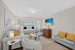 Unit 1120 photo 5