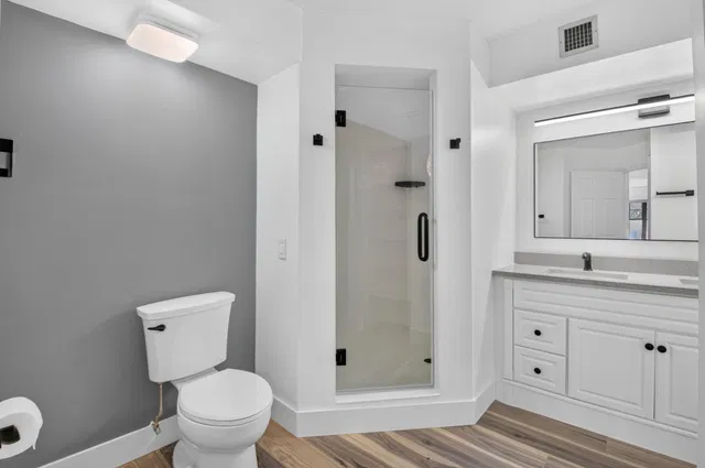 Unit 1201 photo 23