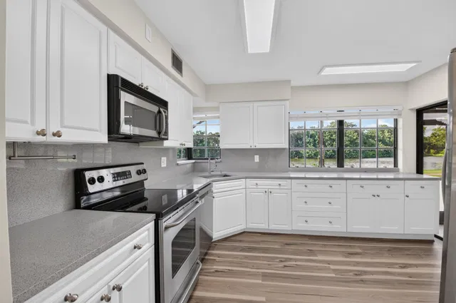Unit 1201 photo 15