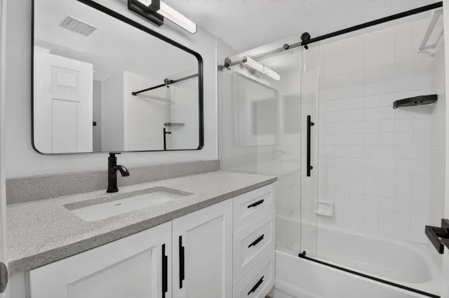 Unit 1201 photo 34