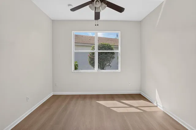 Residence photo 12