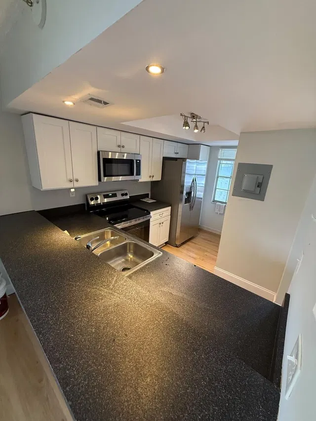Unit 105b photo 3