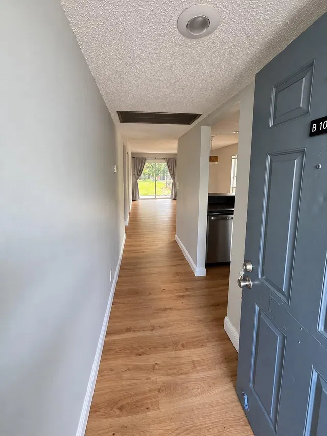 Unit 105b photo 5