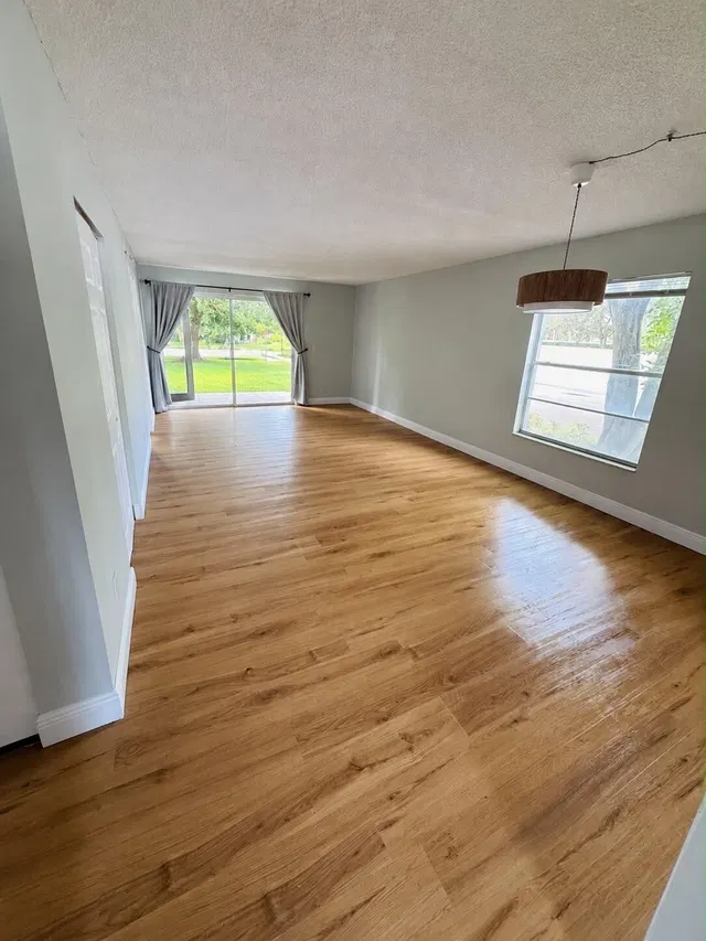Unit 105b photo 6