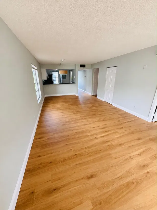 Unit 105b photo 8