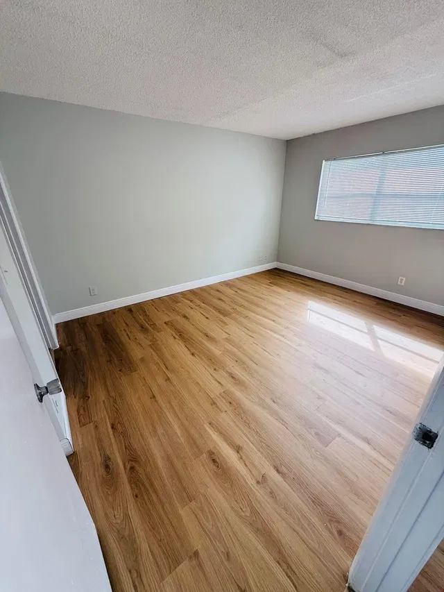 Unit 105b photo 12
