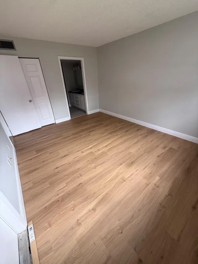 Unit 105b photo 13