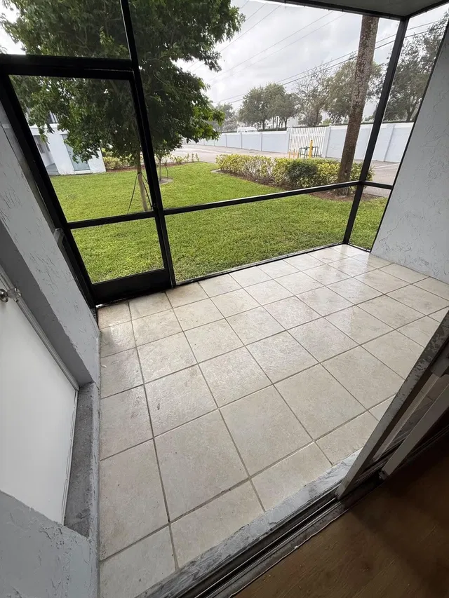 Unit 105b photo 18