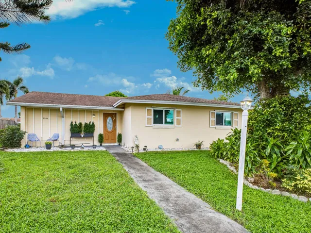 Residence photo 3