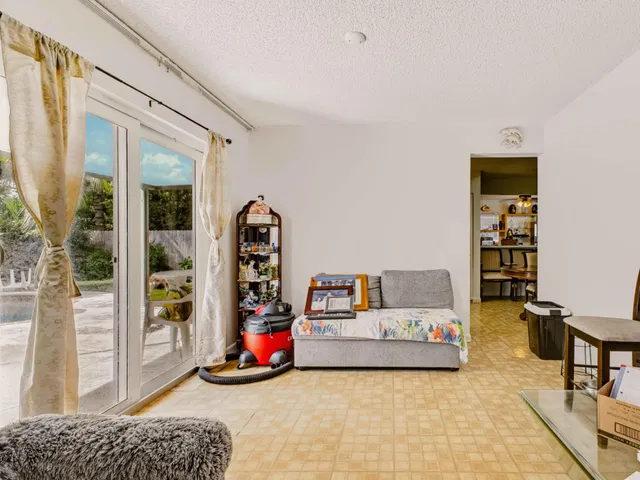 Residence photo 8