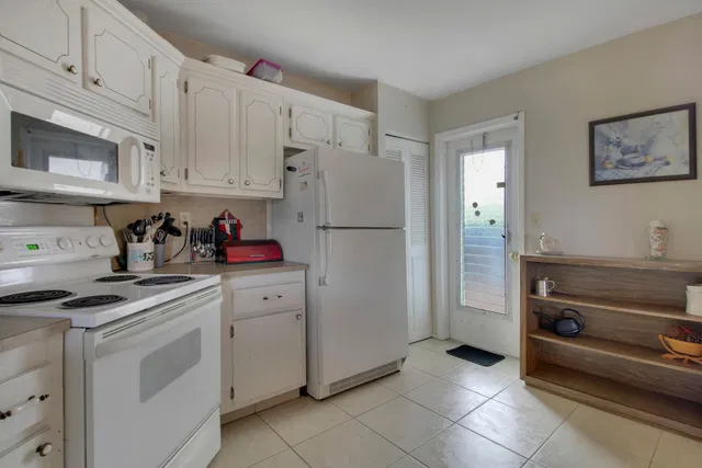 Unit 203 photo 5