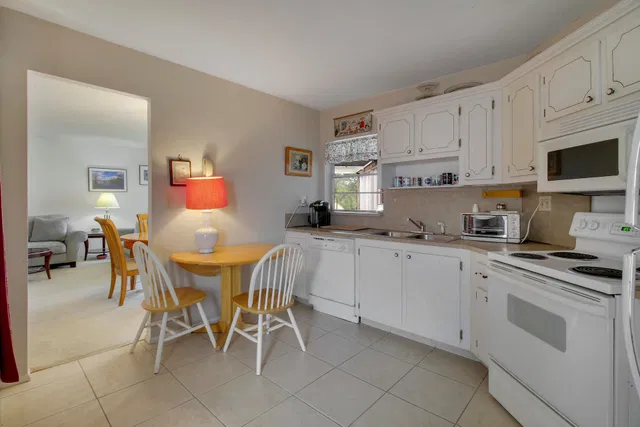  Unit 203 photo 8