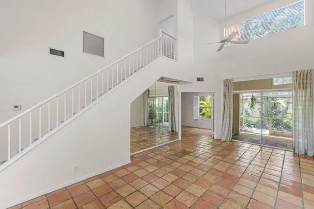  Residence photo 4