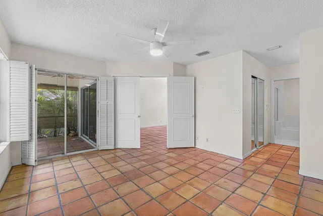  Residence photo 14