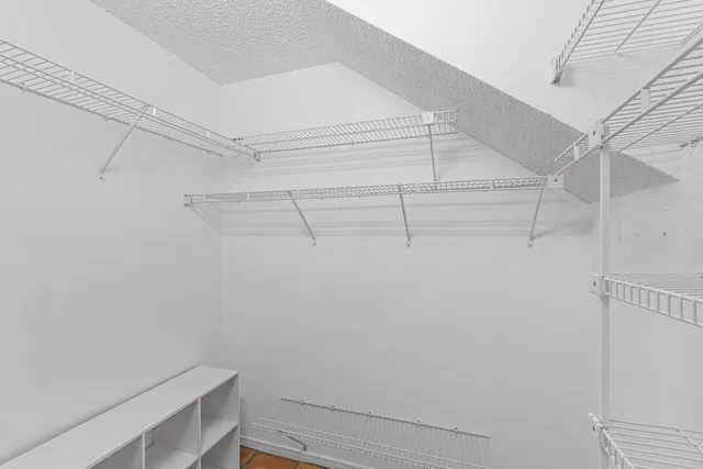  Residence photo 17